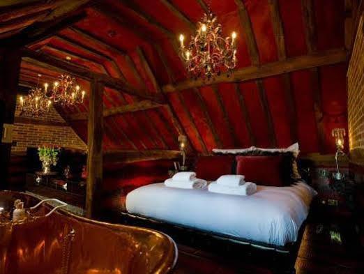 Crazy Bear Beaconsfield Hotel Exterior photo The bedroom